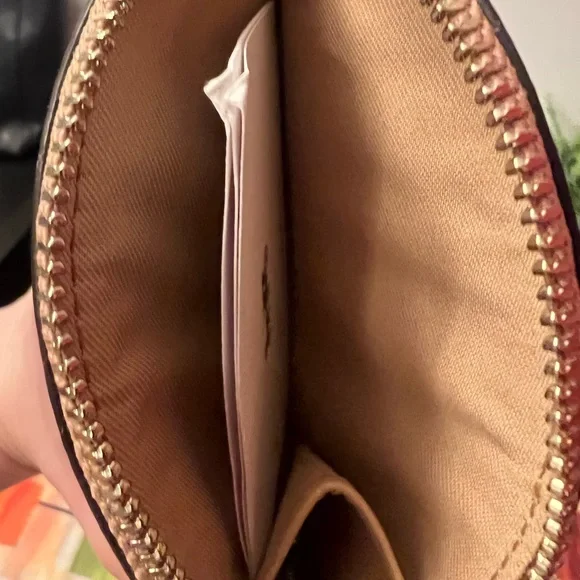 🌈⭐️Sparkling Coach Shooting Star Rainbow Coin Pouch NWOT 🌈⭐️ - Picture 9 of 9